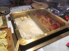 -尚尚仙·酸汤猪手·猪肚鸡火锅(华联万柳购物中心店)