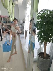 -小黑裙瑜伽·普拉提