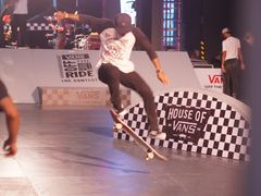 -东浩兰生上海世博展览馆