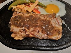 臻品阿胶牛排-豪客来牛排(重庆三峡广场步行街1704店)