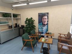 -无奔眼镜·蔡司·依视路授权店(马家堡店)