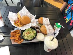 -The Habit Burger Grill 哈比特汉堡(爱琴海店)