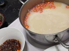 -红鼎豆捞·非遗鲍皇汤火锅(宝丰路店)