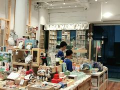 -猫的天空之城概念书店(杭州南宋御街店)