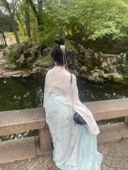 -一揽芳华汉服旗袍体验馆(拙政园店)