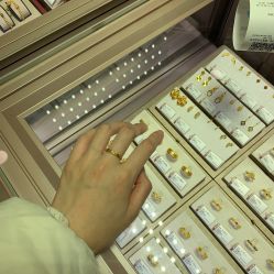 -六福珠寶(苏州人民商场店)