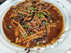 洋葱炒鳝丝-聚丰园•湖鲜餐厅(阿红私房菜梅石路店)