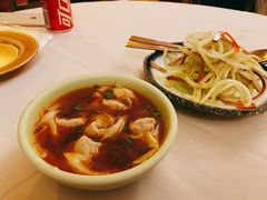红油抄手-龙门阵茶屋川菜馆(武康路店)