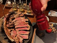 -恰餐厅及酒吧 CHAR Bar & Grill (北京丽都皇冠假日店)
