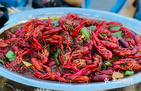 Trendy Spicy Crawfish Platter