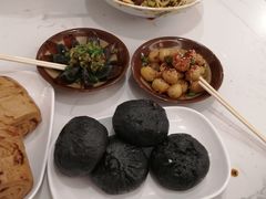 -李与白包子铺(桐梓林店)