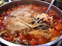-黄利砖万峰林布依特色酸笋牛肉馆