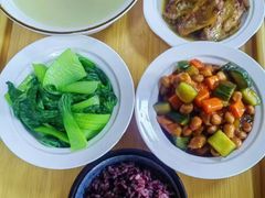 -喜鹊愉家酒店(郑州曼哈顿博览中心地铁站店)