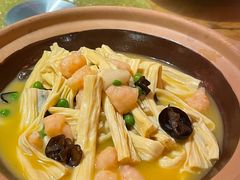 鲜虾滑焖腐竹-图味美小黄鱼·本地菜(景瀚店)