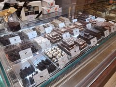 -VENCHI 闻绮(北京国贸商城店)