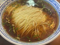 红汤底-同得兴 Since·1995 传统苏式面馆(嘉馀坊店)