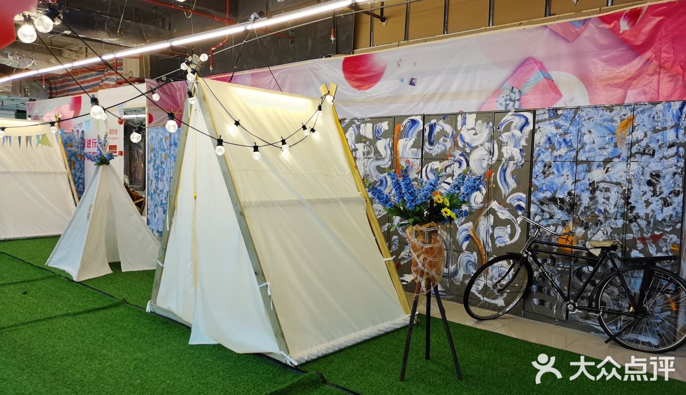 藏了各类宝藏小店的地下商场