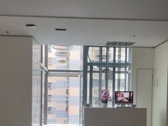 -卡罗酒店(东门晒布地铁站店)