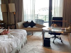 -上海滴水湖皇冠假日酒店
