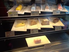 面包甜点陈列柜-麦当劳(东急新天地店)