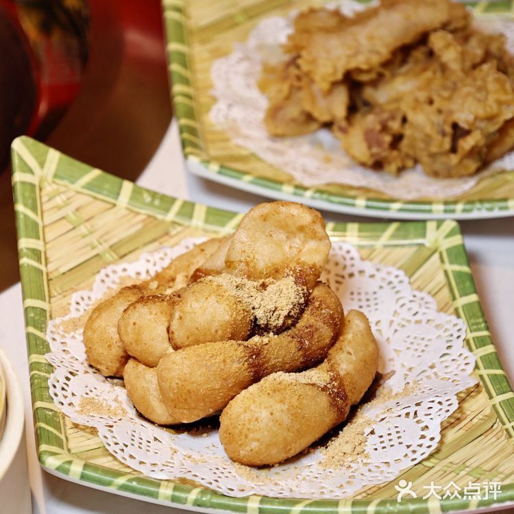 渝八爷|地道的重庆火锅店，火力全开的热辣感！