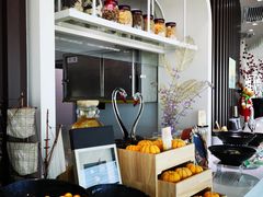 自助取餐区-亚洲国际大酒店·云顶阁旋转自助餐厅
