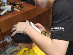 -首脑美容美发化妆美甲培训学校(龙岗校区)