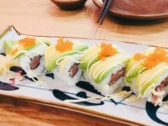 牛油果三文鱼卷-八间(合生汇店)