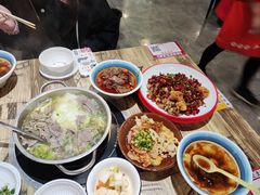 -冯烫烫跷脚牛肉·川菜小馆(武胜西街店)