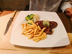 -ResTaurAnt S'ZWILLING Stuebel