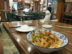 大堂-清真·玛丽亚新疆菜主题餐厅(浙江中路店)
