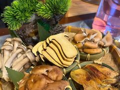 -慢丽江·云南野生菌土鸡锅(付家庄店)