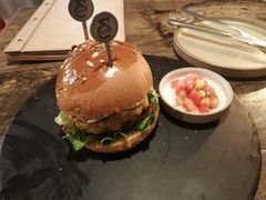 -HIGH FIVE哈福手工汉堡(桂林路店)