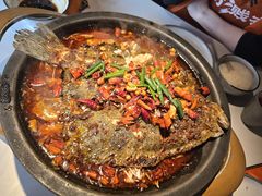 -鸣记脆皮烤鱼(三八广场店)