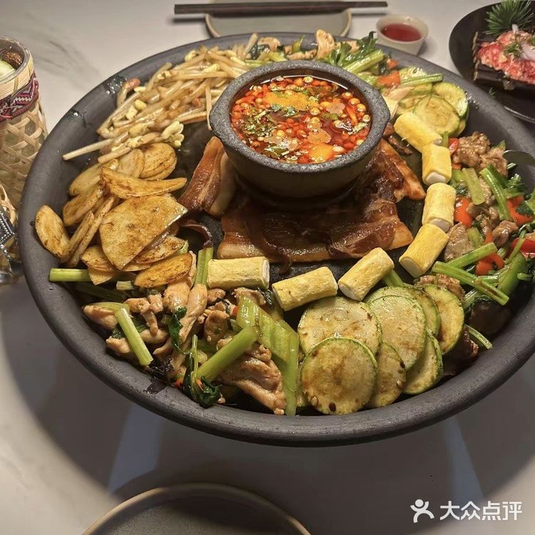 🍲世茂广场贵野贵州烙锅超赞体验,融景湾酒店舒