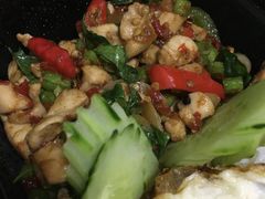 罗勒叶辣炒长豇豆鸡丁盖浇饭-simply thai天泰(长泰广场店)