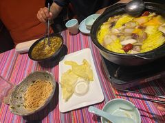 -香巴拉云南餐厅(华莱坞店)