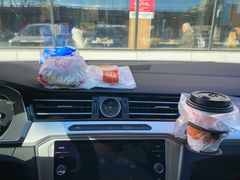德式图林根风味香肠炒双蛋堡-麦当劳(健德桥得来速店)
