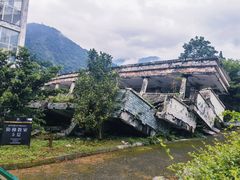 -四川汶川特大地震漩口中学遗址