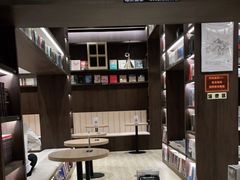 -钟书阁(群光广场店)