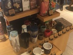 零售区-星巴克臻选(上海中环广场2F店)