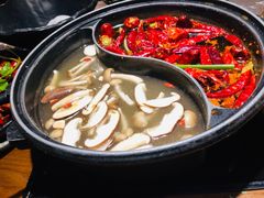 鸳鸯锅-呷哺呷哺 黄金牧场 (回龙观港龙店)