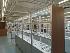 -无奔眼镜·蔡司·依视路授权店(马家堡店)