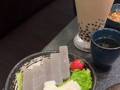 -湊湊火锅·茶憩(打浦桥日月光店)