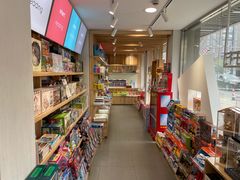 -新华传媒教材书店(中山南二路)