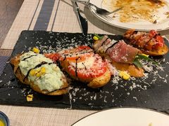 烤面包拼盘-Primo·丽莫意大利窑烤披萨