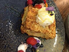 -FLOVIE FLORIST CAFE
