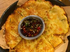 海鲜葱饼-富乐满韩国正宗炸鸡韩国料理(虹泉路店)