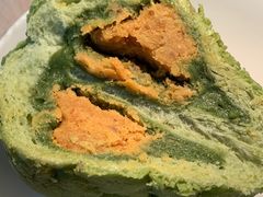 咸蛋黄肉松青团包-奈雪的茶(湖滨银泰in77C区PRO店)