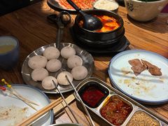 -明洞阿姨·韩式酱蟹烤肉·创意料理(三元桥店)